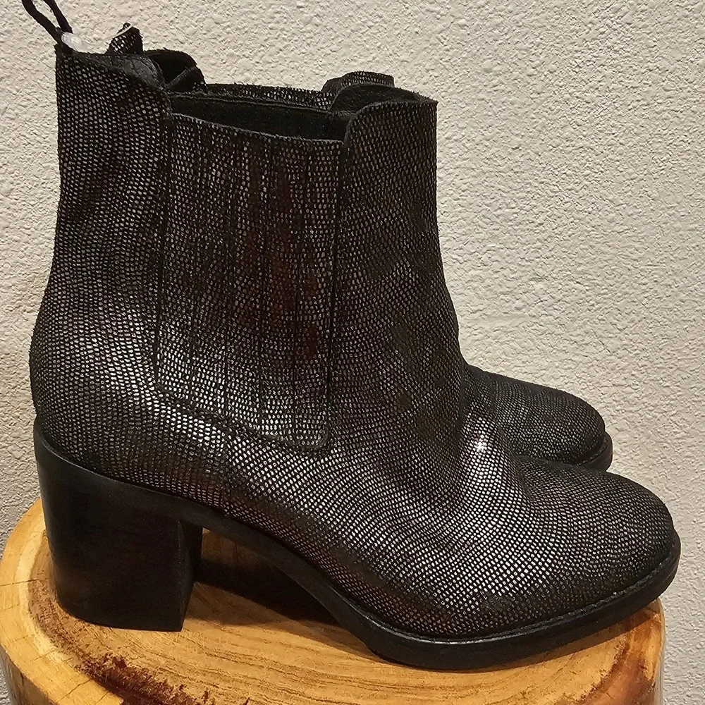 Morena Gabrielli Black Metallic Snakeskin Ankle Boots Block Heel Anthropologie 7